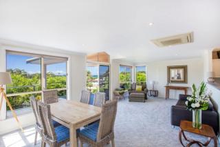 Summer Days - elevated home with ocean views - Mollymook - 3