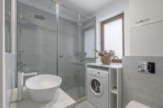 Stylish & Sunny Studios - Steps from Amzei Square - 2