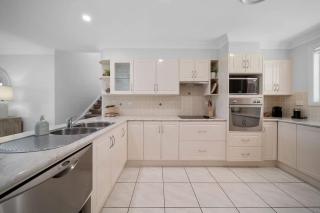 Days By The Bay - 3BR house with ocean views - Hyams Beach - 2