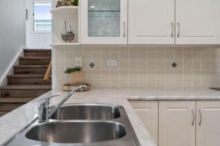Days By The Bay - 3BR house with ocean views - Hyams Beach - 1