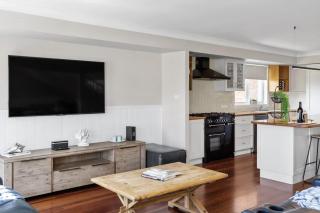 Karinya Jervis Bay - 4BR home & optional studio - 2