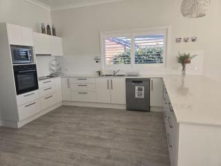 Fairwater - luxury 5 BR home with ocean views - 3