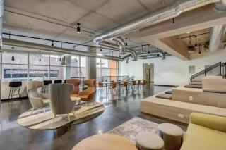 Boulevard Stays Sleek Studio Pool Gym & Zero Parking Fee - 3