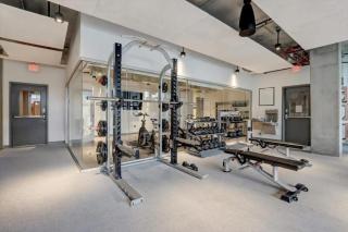 Boulevard Stays Comfortable Downtown Highrise STU Pool Parking & Gym 10a - Phoenix - 5