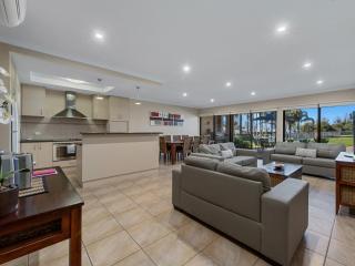 Elsinor Townhouse 3 - 4