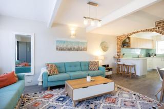 Ocean Cove - cosy retreat steps from beach & cafes - 7