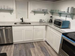 3 Bed 2 Bath Renovated Home Near The Lake - Decherd - 5