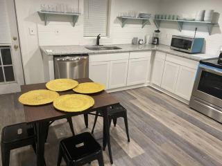 3 Bed 2 Bath Renovated Home Near The Lake - Decherd - 4