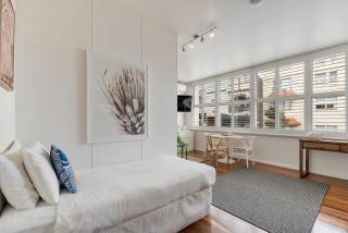 Bay Court Iii - Spacious Studio Near Hayes Beach - Sydney - 0
