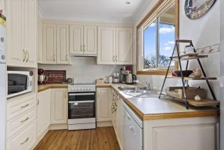 Jillby's House - 3 BR home near Narrawallee Beach - Narrawallee - 6