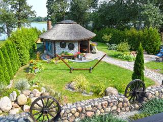 Holiday Home by Lake in Nowa Wioska - 2