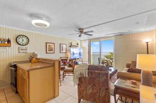 Beachfront Studio w Amazing Views - 3