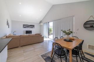 Swan Valley Fantastic Family Home - Aveley - 6