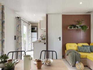 Mobil-home Prestige avec Terrasse, 3 Chambres, 6 Couchages - API-1-52-645 - 9