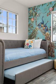 Avalon Bnb - 35 Percent Off August 2025! Low Fees - Los Angeles - 5