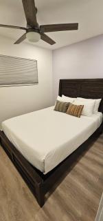 Hillcrest San Diego Canyon Oasis - 2