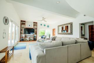 Waterfront Luxury Villa - 2 Private Pools, Own Boat & Captain, Free Shuttle - San Pedro - 3