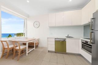 Beachfront Haven Directly Opposite Bondi Beach - 1