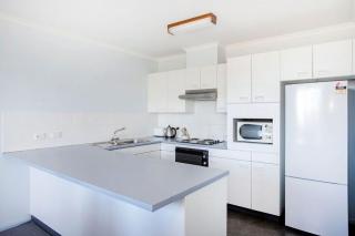 Perfectly Positioned Across From Mollymook Beach - 3