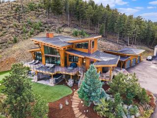 Mountain Cabin W Deck Views & Hot Tub - 0