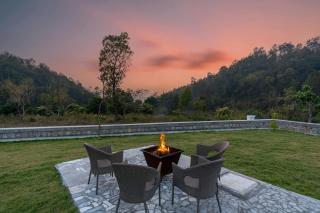 SaffronStays Sukh Saklana Haveli Royalty Rooms - Forest-view stay with pool, expansive lawns & dining near Rishikesh and Dehradun Airport - 6
