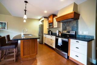 Luxury Penthouse - 3 King Suites - Ug Parking - Canmore - 4