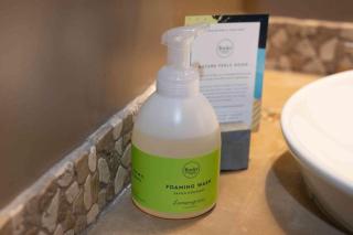 Luxury Penthouse - 3 King Suites - UG Parking - 5