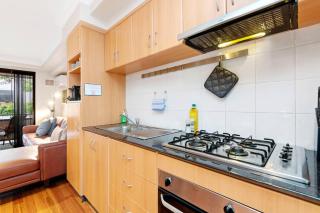 2 Royal Rest Quality 2br West Perth-parking - Perth - 6