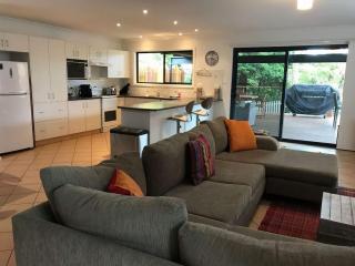 Narrawallee Holiday House - 8