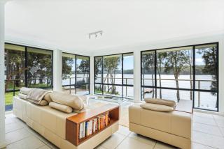 The Lake House - lakeside retreat w. pool & views - 8