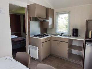 Mobil home confortable avec terrasse pour 4 personnes - API-1-52-522 - 8