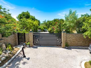 Kokomo Botanical Resort - Caribbean Family Cottages - 5