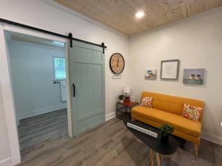 Beautifully Renovated Studio 2 Miles From Marina! - Winchester - 5