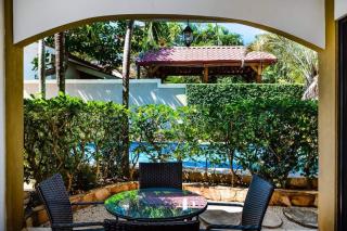 Pool & Ac Close To Beach With Free Bikes! - 4