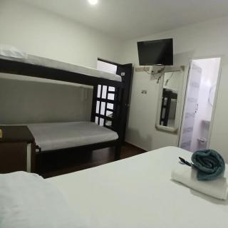 Hostal playa bonita a 50 metros - 3