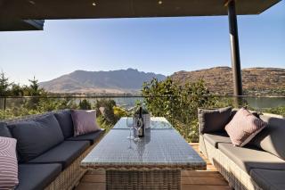 Frankton Retreat Modern 3BR with Lake Views - 0