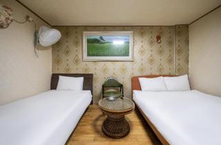 Jeju Top Motel - Jeju - 9