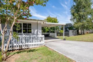 Serene Countryside Escape with Mountain Views - Mount Beauty - 2