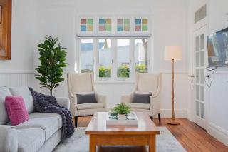 Claremont - Timeless Foreshore Retreat by the Wharf - 4