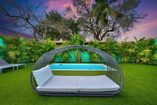 La Casa Flora Private Poolhot Tubsleeps 18 - 7