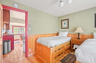 Riverfront Getaway - Dogs Welcome - Sleeps 4 - 3