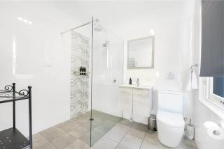 Blue Door Apartment - CBD Location, 2 Bed 2 Bath - 7