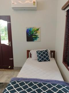 Tranquil Villa by River Peaceful stay by Homeyhuts - - 5