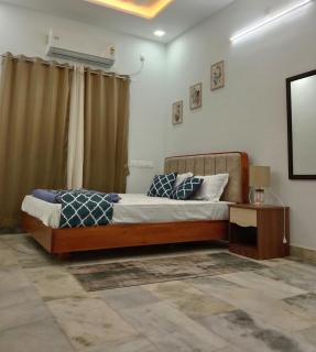 Tranquil Villa by River Peaceful stay by Homeyhuts - - 6