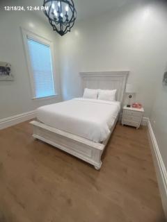 West Oakland Charm 5br5ba Ac Wd - Oakland - 3