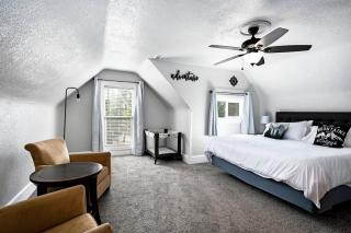 Cozy Home By Lake W Rooftop Patio - 7