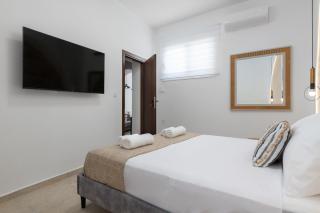 Icarus Residence - 1