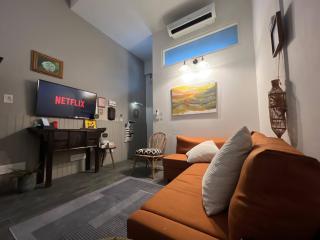 Non Inn Entire Historic 5 Bedroom Riverside Shophouse near ICONSIAM for Families and Groups - 1
