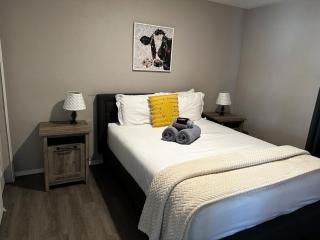 1 Bedroom wBalcony near UNM, Nob Hill downtown - 0