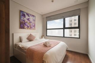 Căn hộ dịch vụ sang trọng Vinhomes Dcapitale Cầu Giấy - Hanoi - 2